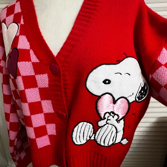 Peanuts Snoopy Valentine's Day Heart Checkerboard Cardigan red pink  NWT medium - Picture 5 of 12